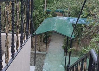 دور سكني مع منتجع كبير 