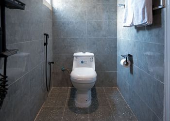 استديو أنيق بسرير ماستر وجلسة جانبية 