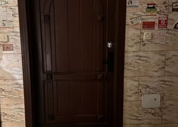 استديو بأثاث مريح وبسيط 