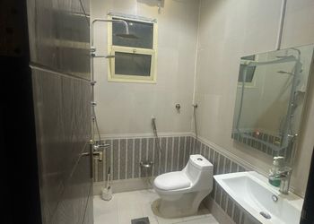 شاليه عائلي انيق بجلسة خارجية