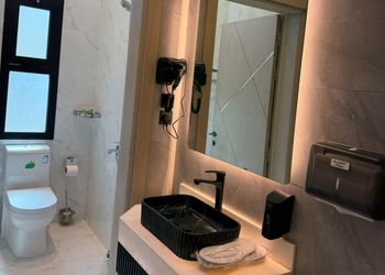 استديو بسرير ماستر وجلسة جانبية
