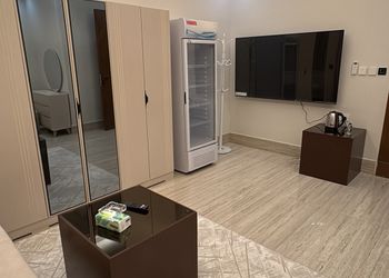 استديو بسرير ماستر وجلسة جانبية