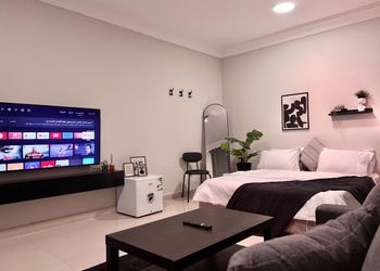 استديو بتصميم انيق ودخول ذاتي