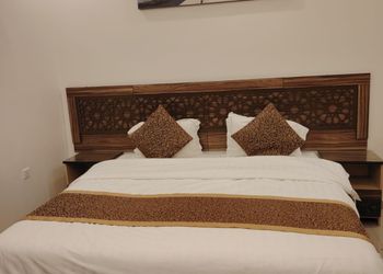 استديو بسرير ماستر وأثاث مريح 