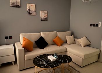 استديو بسرير ماستر وجلسة جانبية