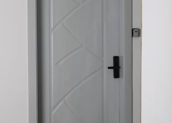 استديو بأثاث مريح وبسيط 