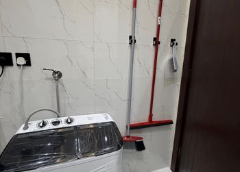 شقة بغرفتين نوم وصالة 