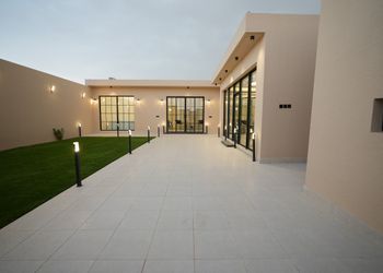 شاليه بمسطح اخضر