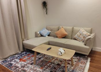 استديو بسرير ماستر وجلسة جانبية 