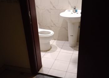 استديو بسرير ماستر وجلسة جانبية