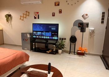 استديو بسرير ماستر وجلسة 