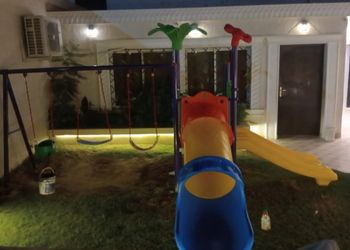 شاليه بمسطح اخضر و مسبح
