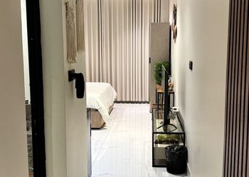استديو بسرير ماستر وجلسة جانبية 