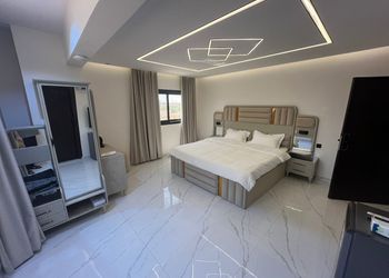 شقه غرفه وحمام بإطلاله واسعه