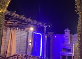 شاليه بجلسة خارجية ومسبح 