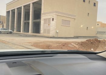 شقة بغرفتين نوم وصالة