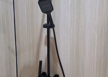 استديو بأثاث مريح وبسيط 