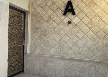 شالية بمجلس مطل على المسبح 