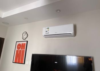 شقة بصالة أنيقة ودخول ذاتي 
