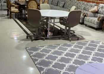 استراحة بمجلس وفناء خارجي 