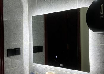 استديو بأثاث مريح وبسيط 