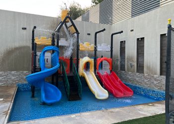 شاليه بغرفتين نوم و جلسة خارجية