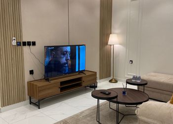 شقة بغرفتين نوم وصالة مريحة 