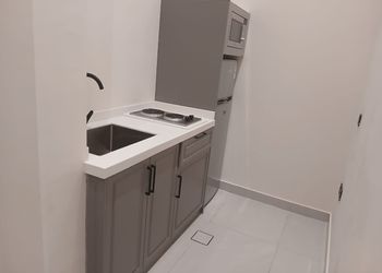 شقة بغرفة معيشة وغرفتين نوم 
