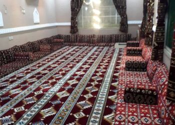 استراحة بملعب كرة قدم و طائره 