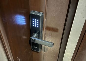 استديو هادئ بسرير ماستر