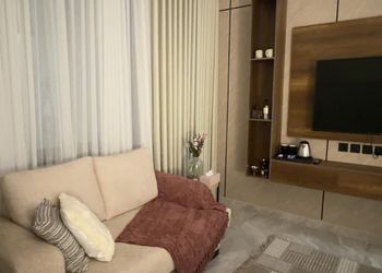 استديو بسرير ماستر وجلسة جانبية 