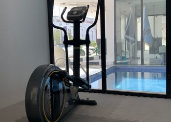 استديو هادئ بسرير ماستر