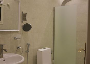استديو بسرير مريح وجلسة خارجية 