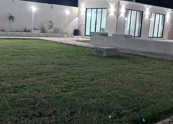 استراحة بمسطحات خضراء
