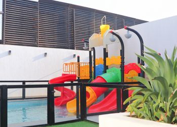 منتجع بألعاب أطفال