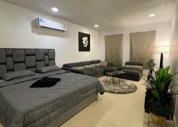 استوديو بدخول ذاتي و مطبخ