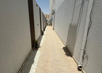 استديو بتصميم أنيق وسرير مريح 