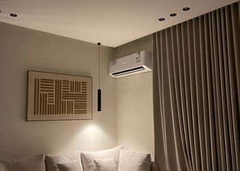 استديو بدخول ذاتي وتصميم هادئ 
