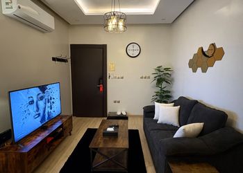 استديو بتصميم هادئ ودخول ذاتي