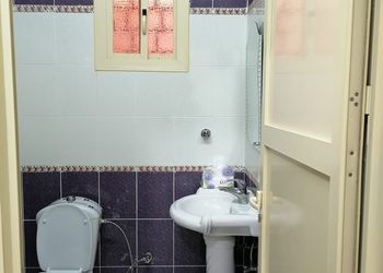 استراحة بمجلس وفناء خارجي 