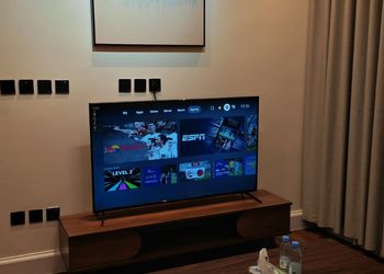 استديو بسرير ماستر وأثاث مريح 