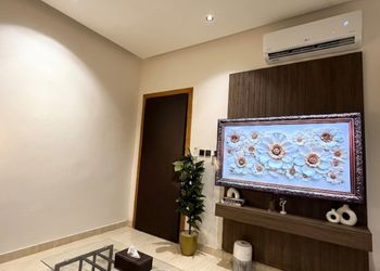 شقة بصالة مريحة ودخول ذاتي 
