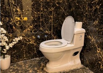 استراحة بمجلس وفناء خارجي 