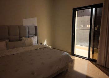 شقة بألعاب أطفال