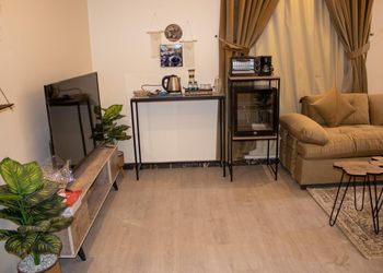 استديو هادئ بسرير ماستر