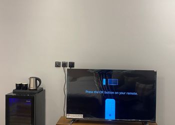 استديو بسرير ماستر وأثاث مريح 