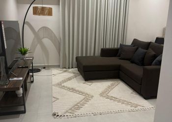 استديو بسرير ماستر وجلسة جانبية 