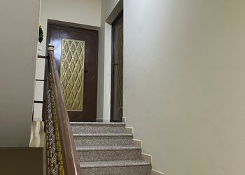 شقة بصالة ومجلس وغرفة نوم 