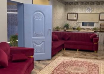 استراحة بإطلالة على مسبح وجبل