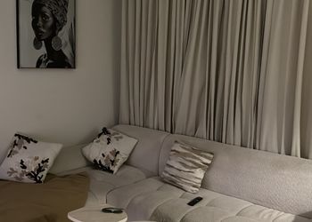 شقة بغرفتين نوم وصالة مريحه 